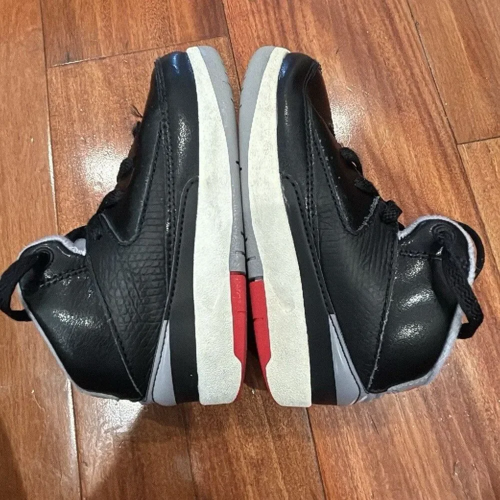 Nike Air Jordan 2 Unisex Kids Black/Gray/Red/White Leather Mid Top Sneakers 8C